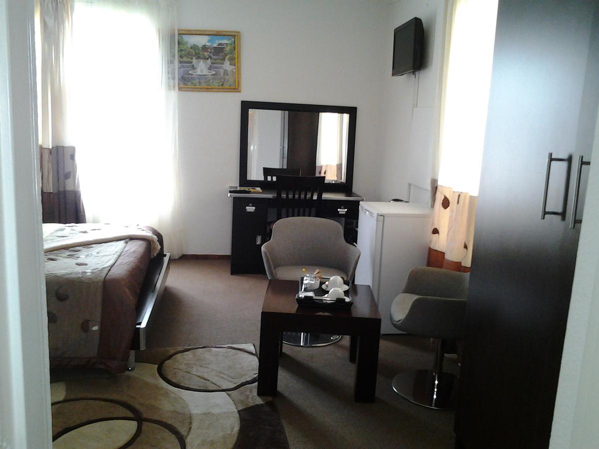 Moshitametsi Guesthouse 肯普顿帕克 外观 照片
