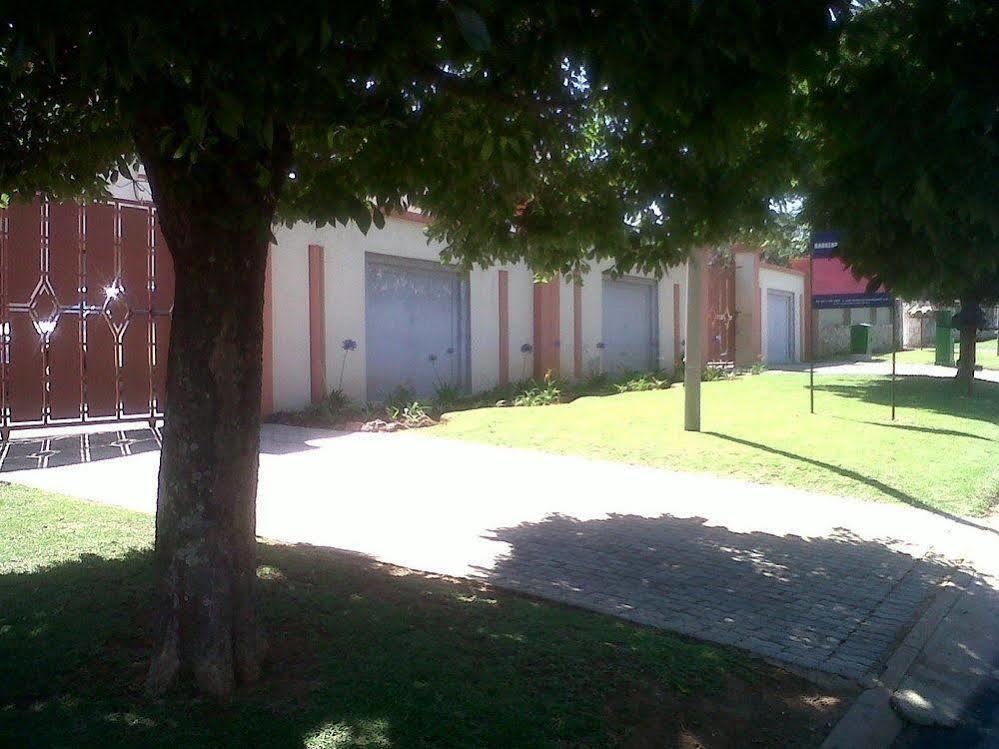Moshitametsi Guesthouse 肯普顿帕克 外观 照片