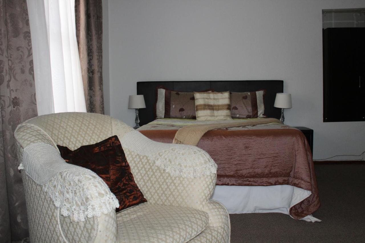 Moshitametsi Guesthouse 肯普顿帕克 外观 照片